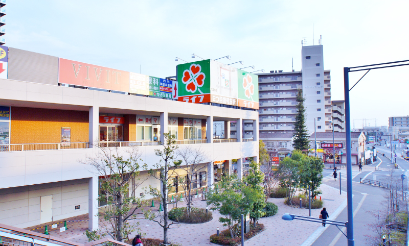 ライフ久宝寺駅前店