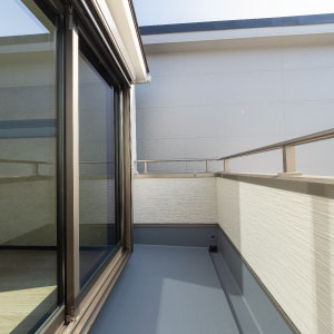 BALCONY02