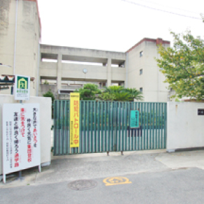 龍華小学校